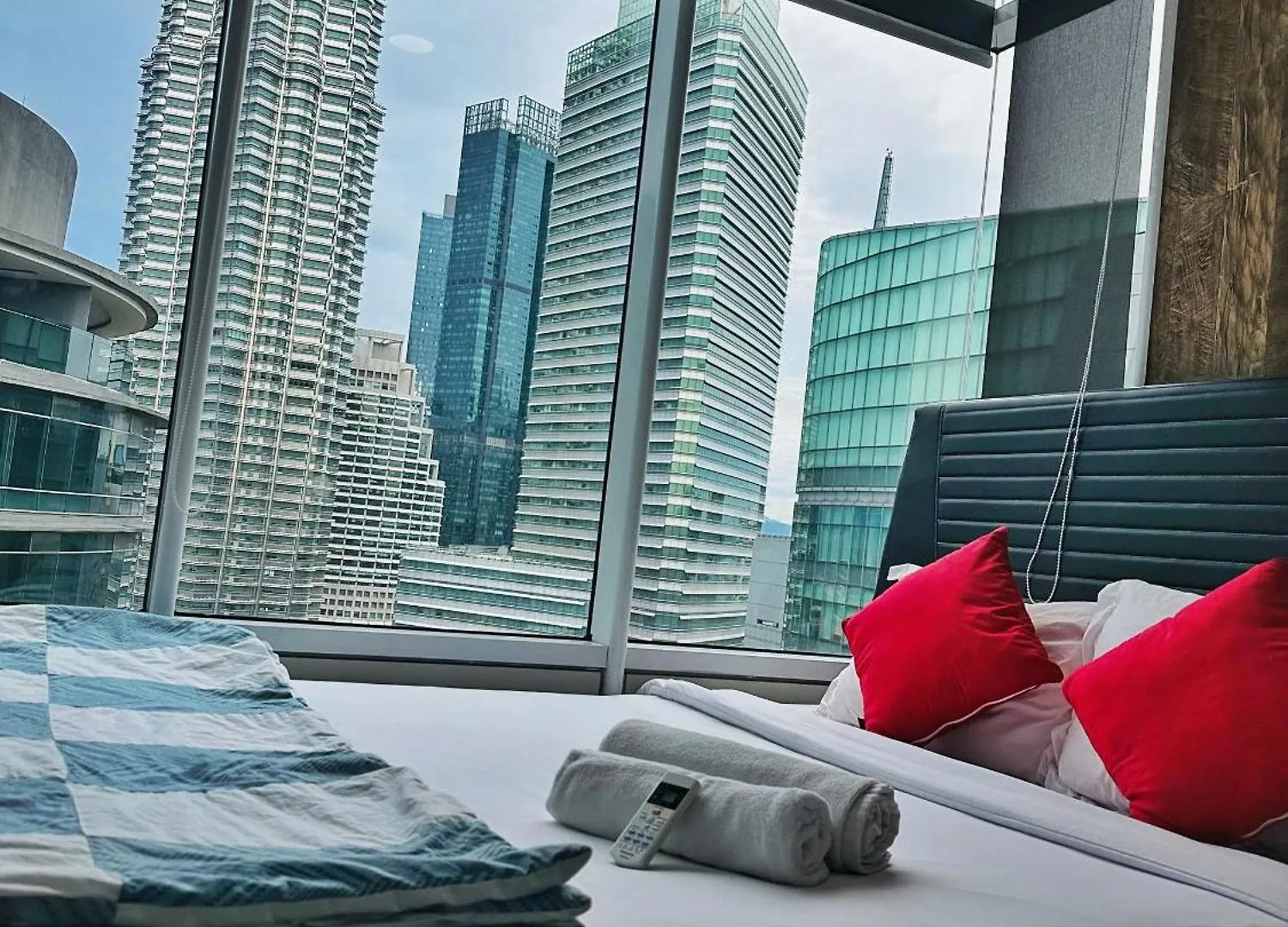 Apartment Sky Suites Klcc By Fnf Kuala Lumpur